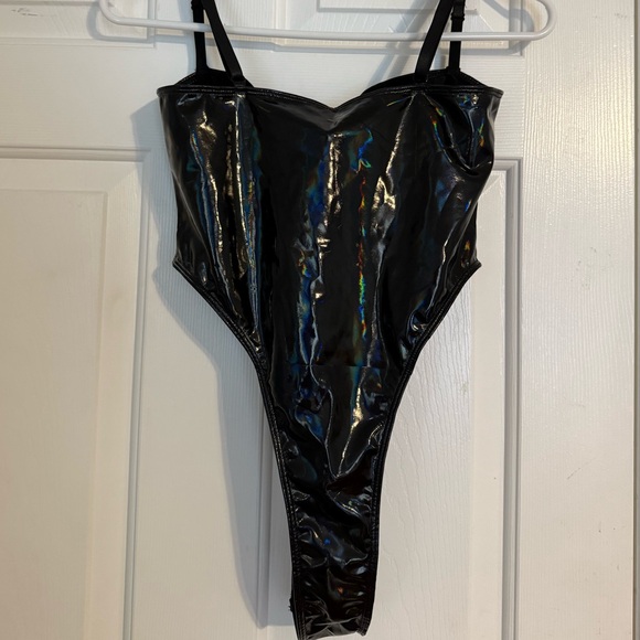 Shiny Black Women's Faux Leather Bodysuit w Adjustable Straps NEVER WORN Size M - Picture 11 of 16
